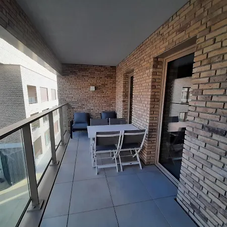 Bartine - Modern And Spacious Flat Near The Sea, Free Parking Space Apartment *