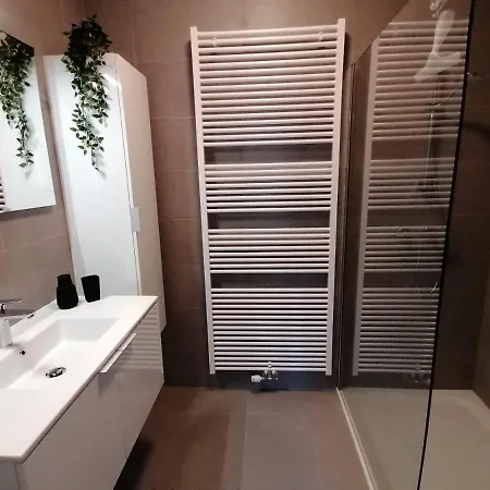 Bartine - Modern And Spacious Flat Near The Sea, Free Parking Space * Ostend
