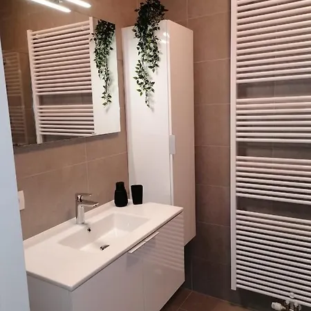 Bartine - Modern And Spacious Flat Near The Sea, Free Parking Space Ostend