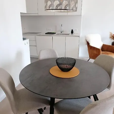 Bartine - Modern And Spacious Flat Near The Sea, Free Parking Space *