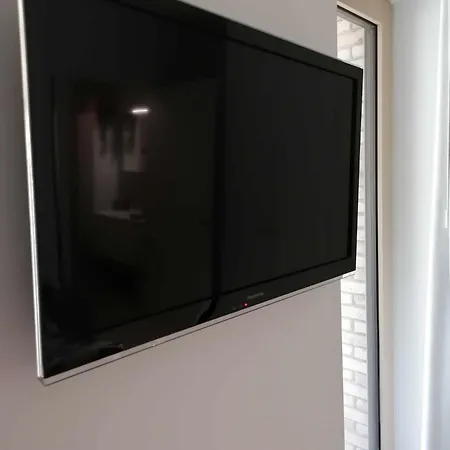 Bartine - Modern And Spacious Flat Near The Sea, Free Parking Space Apartment