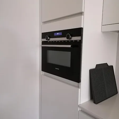 Bartine - Modern And Spacious Flat Near The Sea, Free Parking Space *