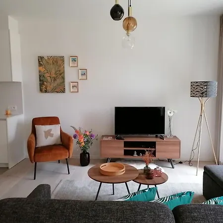 Bartine - Modern And Spacious Flat Near The Sea, Free Parking Space Apartment