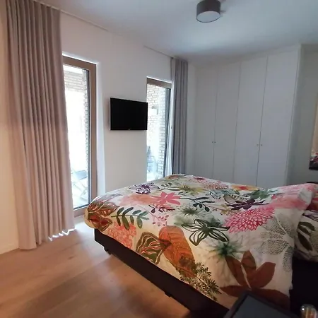 Apartment Bartine - Modern And Spacious Flat Near The Sea, Free Parking Space *